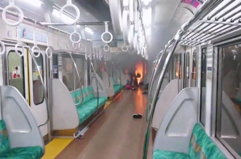 Tokyo train set on fire. 15 injured. Knife-wielding Man arrested